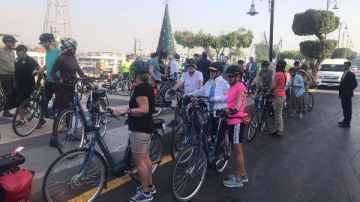 أخبار أسوان جنسيات أمريكية وأوروبية في سباق الدراجات.. حملة لإزالة التعديات.. ومعرض للمشروعات الصغيرة أخبار أسوان جنسيات أمريكية وأوروبية في سباق الدراجات.. حملة لإزالة التعديات.. ومعرض للمشروعات الصغيرة