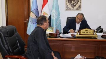 رئيس مدينة الغردقة يعقد اللقاء الدوري للمواطنين ويناقش 8 طلبات مقدمة ويحرص على تلبيتها