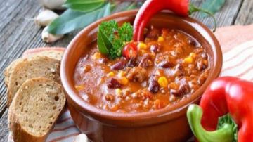 سحور صحي وبيشبع.. 5 طرق مختلفة لتحضير الفول بدون إحساس بالعطش