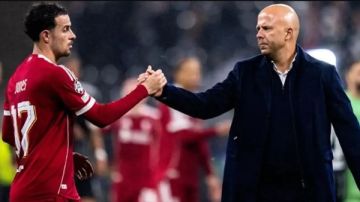 صعبة .. سلوت يعلق على مواجهة جلطة سراي بدوري أبطال أوروبا