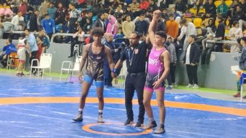 محافظ أسيوط يهنئ أبطال المشروع القومي للموهبة بعد حصد 6 ميداليات محافظ أسيوط يهنئ أبطال المشروع القومي للموهبة بعد حصد 6 ميداليات