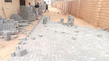 محافظ الوادي الجديد: تركيب 11 ألف متر إنترلوك بمركزي الخارجة والداخلة محافظ الوادي الجديد: تركيب 11 ألف متر إنترلوك بمركزي الخارجة والداخلة