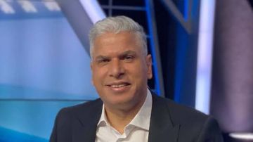 وائل جمعة ينتقد تعاقدات الأهلي: ينفق أموالا طائلة على صفقات لا تلبي الطموحات وائل جمعة ينتقد تعاقدات الأهلي: ينفق أموالا طائلة على صفقات لا تلبي الطموحات