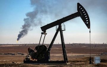 أسعار النفط تهبط 5 مع تراجع التوترات الجيوسياسية