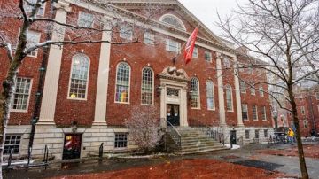 جيفري إبستين وظف المال الحرام لتوجيه مسارات البحث العلمي في هارفارد