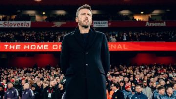 ذكي ومخلص.. كاريك يشيد بقائد مانشستر يونايتد