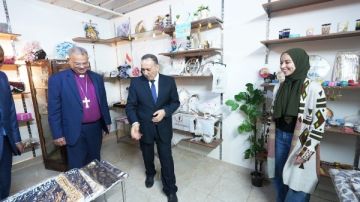 محافظ أسيوط ورئيس الطائفة الانجيلية يتفقدان بازار كيان محافظ أسيوط ورئيس الطائفة الانجيلية يتفقدان بازار كيان