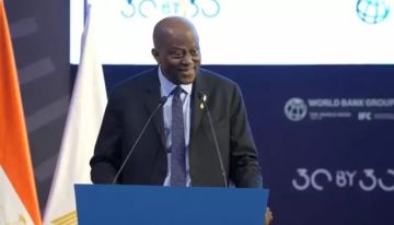 محافظ المركزي النيجيري يشيد بحسن عبد الله وتوافق الرؤى مع البنك المركزي المصري محافظ المركزي النيجيري يشيد بحسن عبد الله وتوافق الرؤى مع البنك المركزي المصري