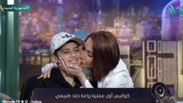 أنت صبور وعايزة أبوسك .. بسمة وهبة تقبل صاحب أول عملية زراعة جلد طبيعي على الهواء