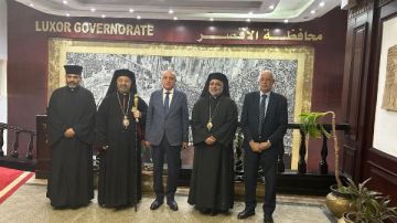 تعزيزا لروح المحبة الوطنية.. البطريرك الأنبا إبراهيم إسحق يزور محافظ الأقصر
