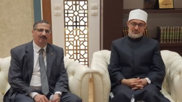 حقيقة الخلاف حول استطلاع رمضان.. كواليس ما حدث قبل إعلان أول أيام الصيام بين رئيس البحوث الفلكية والمفتي حقيقة الخلاف حول استطلاع رمضان.. كواليس ما حدث قبل إعلان أول أيام الصيام بين رئيس البحوث الفلكية والمفتي