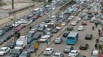 خدمات بمناطق الأعمال.. كثافات مرورية بمحاور القاهرة والجيزة