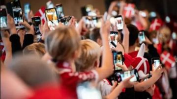 أقل من 16 عاما.. موجة عالمية لحظر السوشيال ميديا على الأطفال