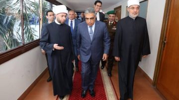 محافظ الدقهلية يستقبل وزير الأوقاف ومفتي الجمهورية ويؤدون صلاة الجمعة بمسجد النصر
