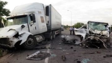 إصابة 5 أشخاص إثر تصادم ملاكي وتروسيكل في البحيرة