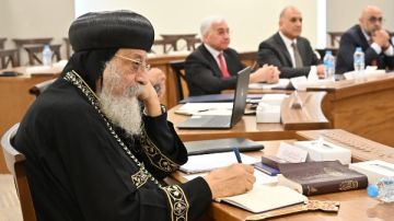 البابا تواضروس يلتقي عددا من ممثلي المعاهد الكنسية بأكاديمية مارمرقس صور