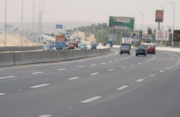 القاهرة.. هبوط أرضي مفاجئ يهدد السير على الطريق الدائري الأوسطي