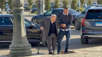 حضور رسمي بارز في جنازة الدكتور مفيد شهاب بمسجد المشير طنطاوي حضور رسمي بارز في جنازة الدكتور مفيد شهاب بمسجد المشير طنطاوي