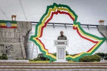 رئيس وزراء إثيوبيا يوجه رسالة بشأن نهر النيل: يجب أن يرتوي منه الجميع بالعدل والمساواة رئيس وزراء إثيوبيا يوجه رسالة بشأن نهر النيل: يجب أن يرتوي منه الجميع بالعدل والمساواة