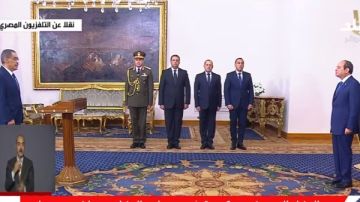 ضياء رشوان يؤدي اليمين الدستورية كوزيرا للإعلام