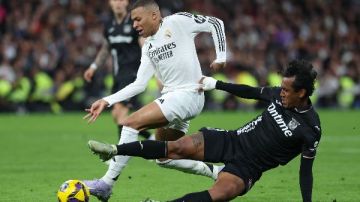 يويفا يوقع عقوبتين على ريال مدريد بسبب مباراة بنفيكا .. ويوجه إنذارا لـ أربيلوا