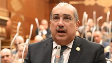 إيهاب وهبة يحذر من مخاطر تغيير الجينات في عقول الأطفال بسبب السوشيال ميديا