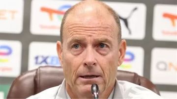 مدرب الأهلي: لست راضيا عن الأداء أمام شبيبة القبائل و حققنا المطلوب 