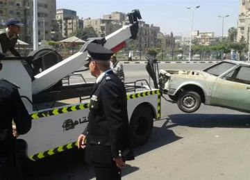  المرور تواصل رفع السيارات المتروكة والمتهالكة من الطرق