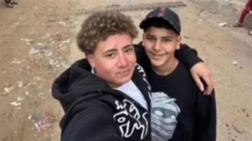 تشييع جثمان طالبين لقيا مصرعهما في حادث بديروط البحيرة تشييع جثمان طالبين لقيا مصرعهما في حادث بديروط البحيرة