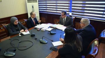 وزير الصحة يوجه بتسريع توريد مفاصل الركبة والحوض لإنهاء قوائم الانتظار وزير الصحة يوجه بتسريع توريد مفاصل الركبة والحوض لإنهاء قوائم الانتظار