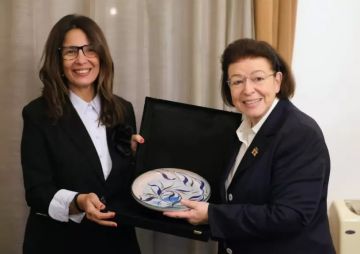 وزيرة الثقافة تبحث مع نظيرتها اليونانية تعزيز التعاون الثقافي المشترك بين مصر واليونان وزيرة الثقافة تبحث مع نظيرتها اليونانية تعزيز التعاون الثقافي المشترك بين مصر واليونان