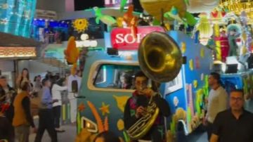 أجواء عالمية.. شرم الشيخ تحتفي بانطلاق الكرنفال اللاتيني السنوي بسوهو سكوير