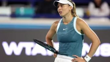 بادوسا تهاجم تعليقات مسيئة عبر الإنترنت بعد انسحابها من بطولة دبي للتنس