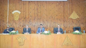 رئيس جامعة بنها يترأس مجلس كلية الزراعة ويكرم العمداء السابقين.. صور رئيس جامعة بنها يترأس مجلس كلية الزراعة ويكرم العمداء السابقين.. صور