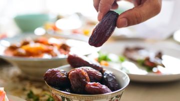 عزائم رمضان.. كيف تتحول موائد الإفطار إلى جسور للمحبة وصلة الرحم؟