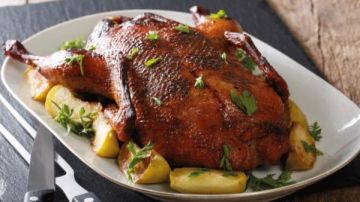 لعزومة أول يوم رمضان.. طريقة عمل البط ب 3 وصفات مختلفة اغربها بالبيض لعزومة أول يوم رمضان.. طريقة عمل البط ب 3 وصفات مختلفة اغربها بالبيض