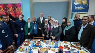 وزير البترول يشارك العاملين إفطار رمضان في حقول رأس غارب وزير البترول يشارك العاملين إفطار رمضان في حقول رأس غارب