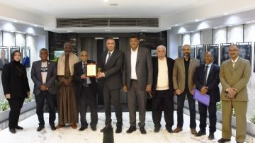 أسوان تفوز بـ4 جوائز للتميز الحكومة .. والجمعيات الأصولية يهنئ المحافظ أسوان تفوز بـ4 جوائز للتميز الحكومة .. والجمعيات الأصولية يهنئ المحافظ