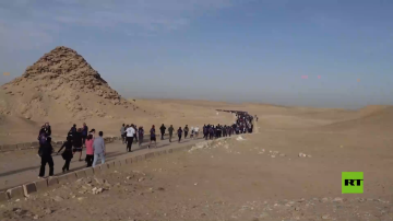 انطلاق سباق نصف ماراثون سقارة في مضمار وسط الأهرامات المصرية القديمة انطلاق سباق نصف ماراثون سقارة في مضمار وسط الأهرامات المصرية القديمة