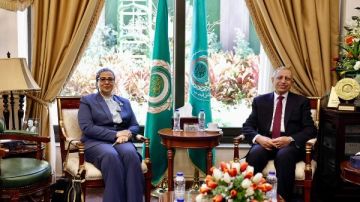 رئيسة المجلس القومي للمرأة تبحث مع الأكاديمية العربية دعم تمكين طالبات الجامعات