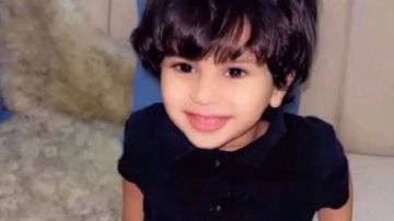 نهشت جسمه.. جراحة عاجلة لطفل هاجمته كلاب ضالة في مدينة رأس سدر صور