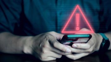 كارثة في متجر جوجل بلاي.. خطأ واحد كشف ملايين الصور والبيانات الحساسة