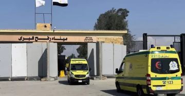 معبر رفح يستقبل أول حالتين من مصابي غزة خلال اليوم الثاني للتشغيل الرسمي