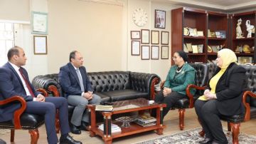 أمل عمار تبحث مع رئيس تنمية الصعيد التعاون المشترك لتقديم الخدمات للمرأة أمل عمار تبحث مع رئيس تنمية الصعيد التعاون المشترك لتقديم الخدمات للمرأة