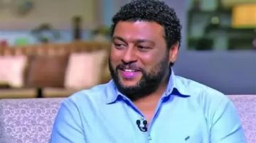 الترفيه والوعي مهمة الفن.. محمد جمعة عن مسلسل فن الحرب: يوسف الشريف فنان مختلف