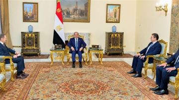 الرئيس السيسي يبحث مع رئيس الاستخبارات الروسية تطورات الأوضاع في الشرق الأوسط الرئيس السيسي يبحث مع رئيس الاستخبارات الروسية تطورات الأوضاع في الشرق الأوسط