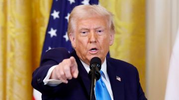 ديمقراطي أمريكي: ترامب يتجاهل القانون الدولي ويوفر مظلة سياسية لنتنياهو ديمقراطي أمريكي: ترامب يتجاهل القانون الدولي ويوفر مظلة سياسية لنتنياهو