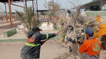 رئيس حى غرب بورسعيد تتابع حملات النظافة اليومية للمقابر القديمة والجديدة