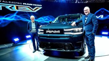 ستيلانتيس تخسر 20 مليار دولار في رهان السيارات الكهربائية