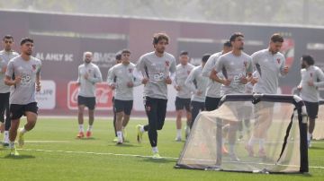 ينجو أمام الضعفاء ويعاني أمام الكبار.. التابعي يحلل تراجع الأهلي: سوء توظيف وانعدام استقرار